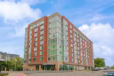 800 12th St #1019, Palisades Park, NJ 07650