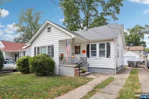 167 Vreeland Ave, Bergenfield, NJ 07621