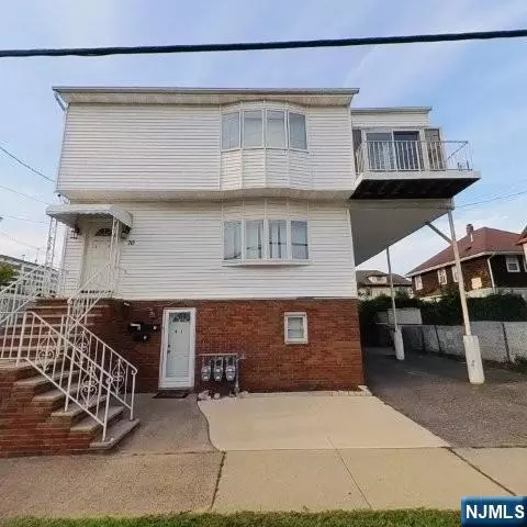 70 Pink St, Hackensack, NJ 07601