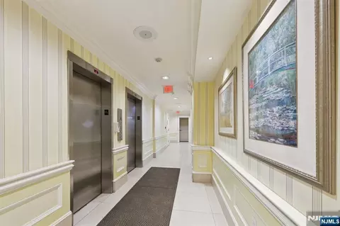 Entry Way - 151 Prospect Ave #18A, Hackensack, NJ 07601 photo 2 of 4