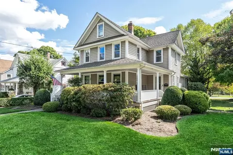 48 Lake St, Ramsey, NJ 07446