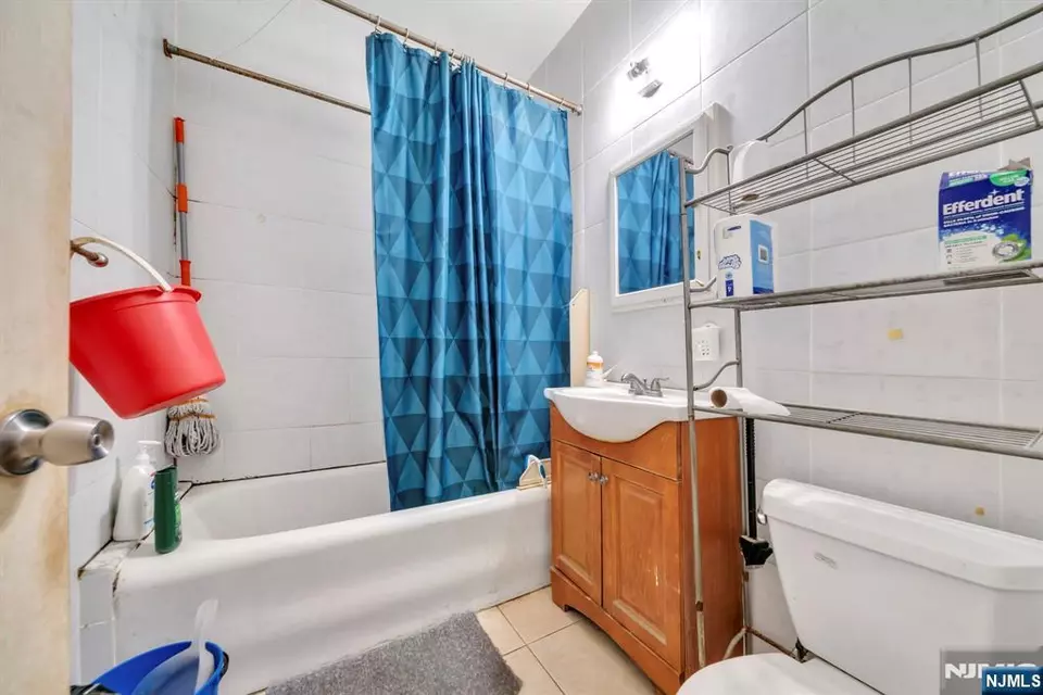 Bath - 688 Passaic Ave, Nutley, NJ 07110 photo 2 of 3