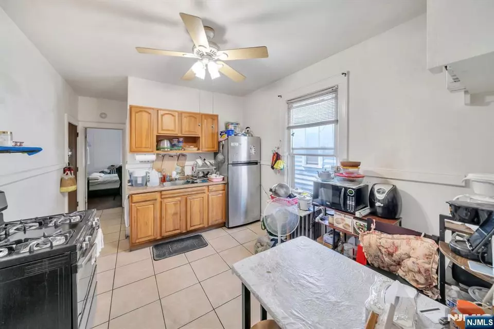 Entry Way - 688 Passaic Ave, Nutley, NJ 07110 photo 3 of 3