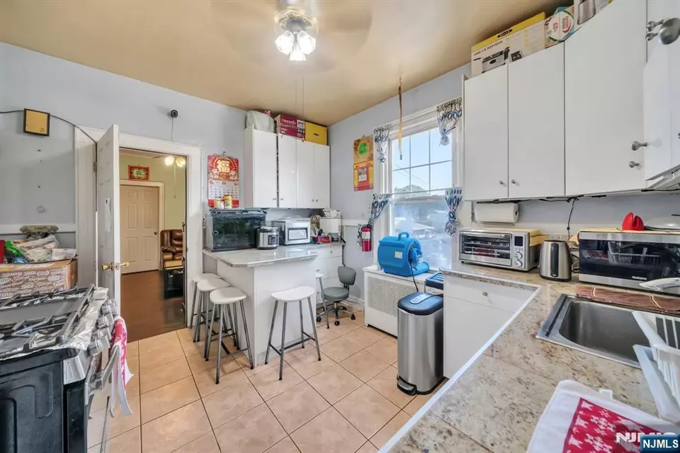 Kitchen - 688 Passaic Ave, Nutley, NJ 07110 photo 2 of 5