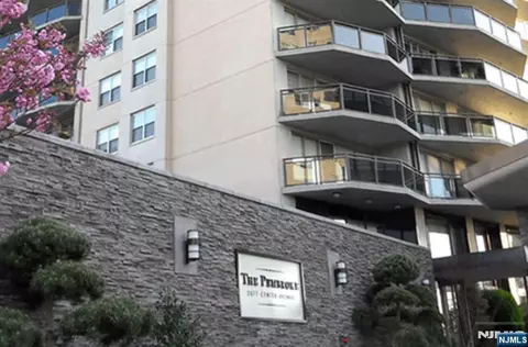 2077 Center Ave #6D, Fort Lee, NJ 07024