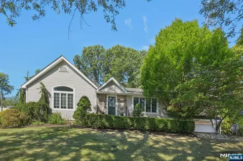 31 Garfield Rd, Wayne, NJ 07470 photo 1
