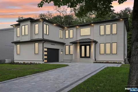 187 Crest Dr, Paramus, NJ 07652 photo 1