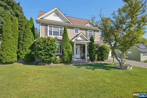 26 Giannone Rd, Wayne, NJ 07470 photo 1