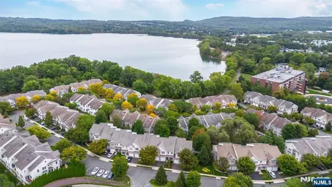 285 Levinberg Ln, Wayne, NJ 07470 photo 1