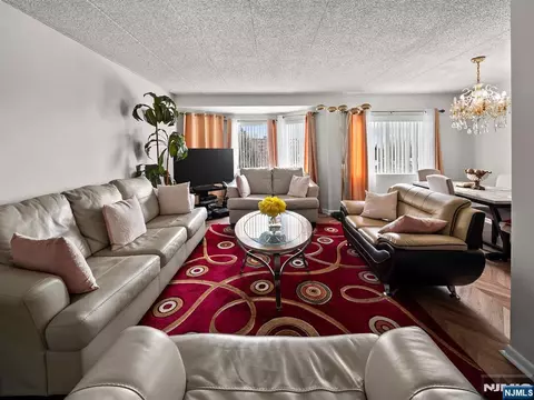 290 Anderson St #5D, Hackensack, NJ 07601