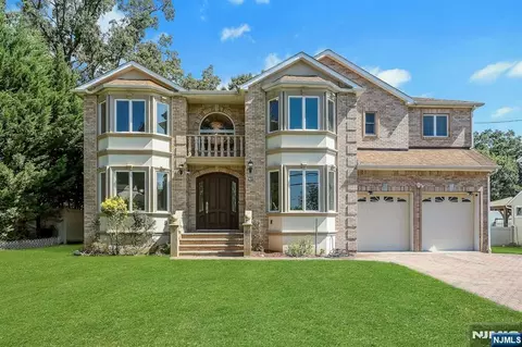 627 Concord St, New Milford, NJ 07646