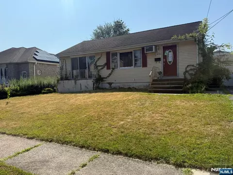 478 Steinway Rd, Saddle Brook, NJ 07663