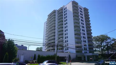 1600 Center Ave #3I, Fort Lee, NJ 07024