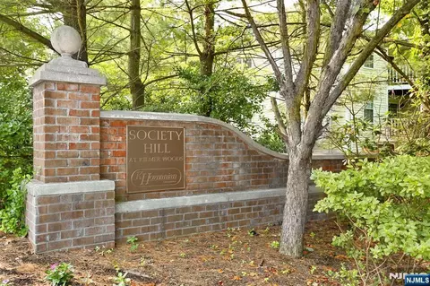 861 Juniper Way, Mahwah, NJ 07430
