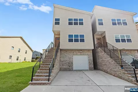 484 19th St, Newark, NJ 07103