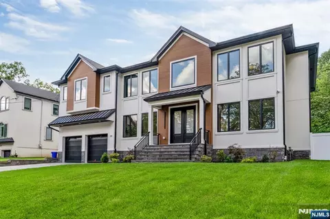 391 Harrison St, Paramus, NJ 07652 photo 1