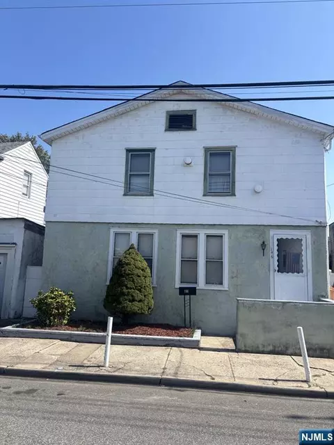 146 Hobart St, Hackensack, NJ 07601