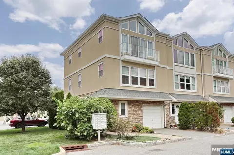 6 Central Ave #1, Rochelle Park, NJ 07662