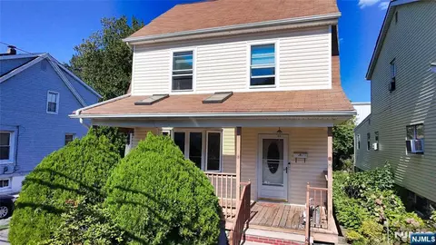 401 Park Ave, Fairview, NJ 07022