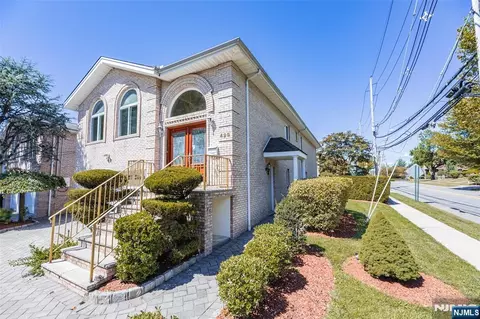 499 Morse Ave, Ridgefield, NJ 07657