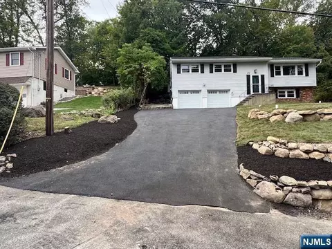 15 Longview Rd, West Milford, NJ 07480