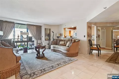 245 Prospect Ave #5B, Hackensack, NJ 07601