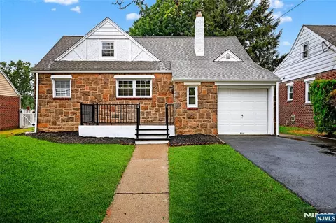 179 Huguenot Dr, New Milford, NJ 07646