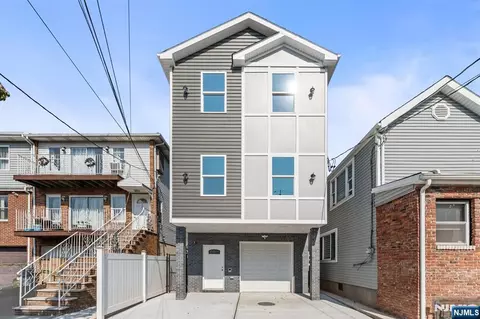 225 Delaware St, Elizabeth, NJ 07206