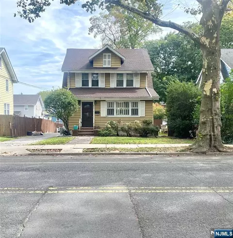 857 Garrison Ave, Teaneck, NJ 07666