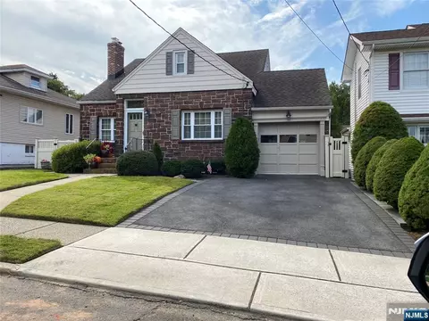 224 Cleveland Ave, Hasbrouck Heights, NJ 07604