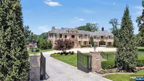123 E Saddle River Rd, Saddle River, NJ 07458