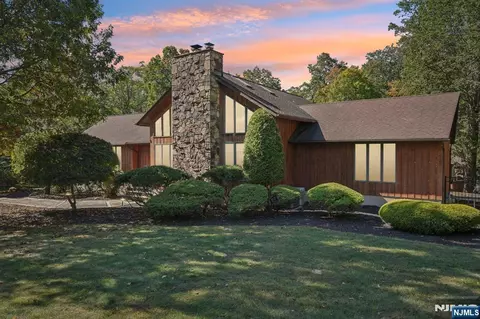 766 Natures Way, Franklin Lakes, NJ 07417