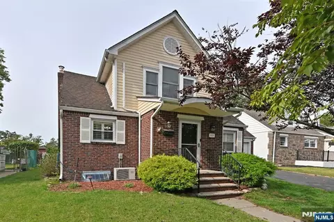 181 Huguenot Dr, New Milford, NJ 07646