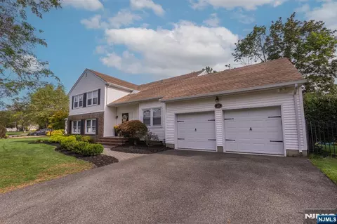 Exterior - 20 Dwight St, Wayne, NJ 07470 photo 4 of 11