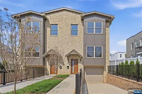 761 4th St # B, Secaucus, NJ 07094