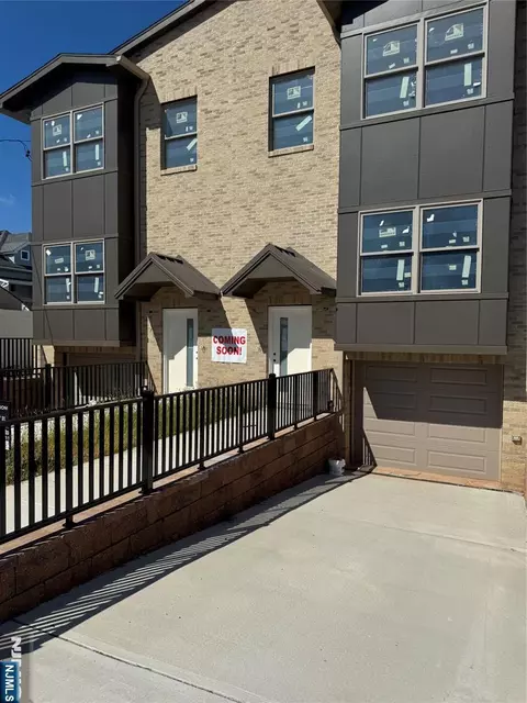 761 4th St # B, Secaucus, NJ 07094