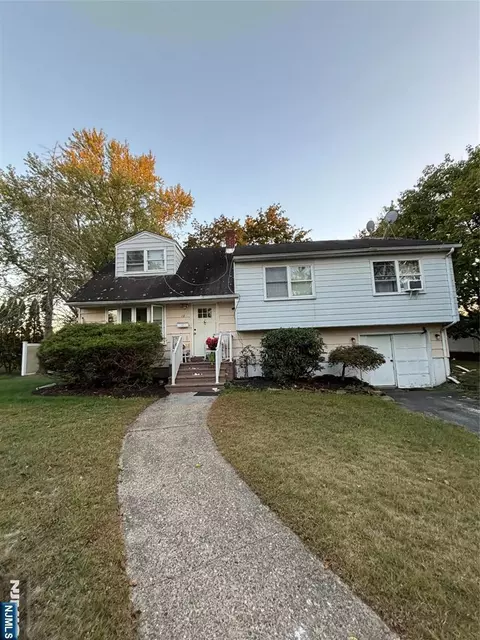 15 Slingerland Ave, Pequannock Township, NJ 07440
