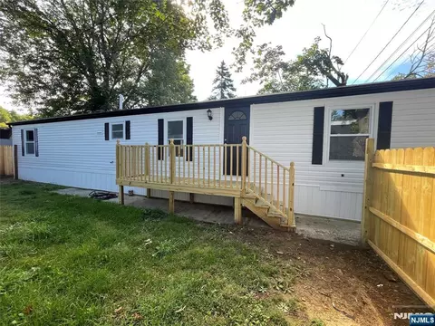 13 3rd St, Wayne, NJ 07470