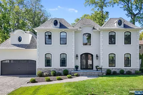 224 Concord Dr, Paramus, NJ 07652 photo 1
