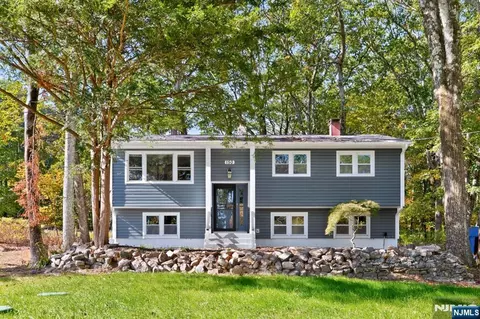 150 Mount Olive Rd, Mount Olive, NJ 07836