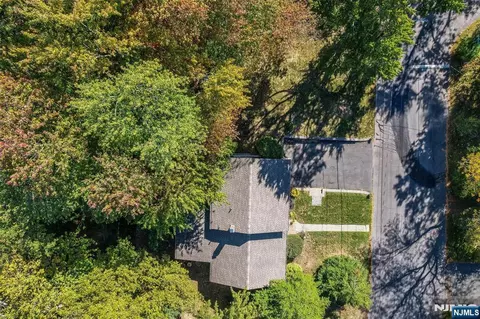 72 Glenwood Ave, Demarest, NJ 07627