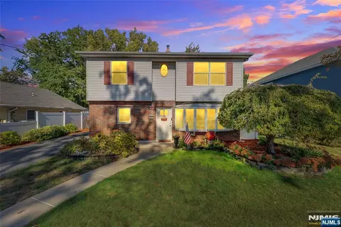 62 Grove Ave, Rochelle Park, NJ 07662