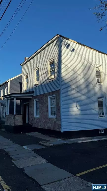 8-10 3rd St, Paterson, NJ 07522