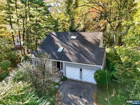 180 Glenwood Rd, Englewood, NJ 07631
