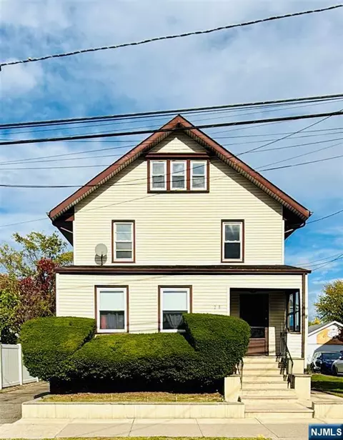 28 Arlington Ave, Paterson, NJ 07502