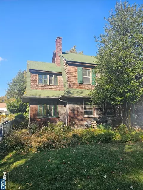 306 Tenafly Rd, Englewood, NJ 07631