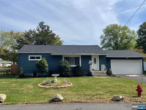 12 Fordham Rd, Oakland, NJ 07436