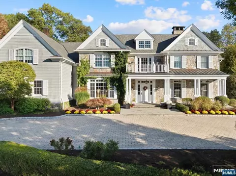 29 Mcgrath Dr, Cresskill, NJ 07626