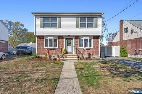 4 Crescent Rd, Wallington, NJ 07057 photo 1