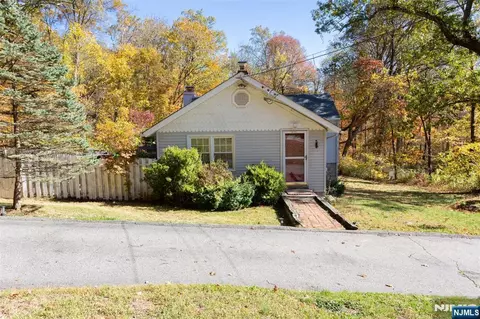 318 Germantown Rd, West Milford, NJ 07480